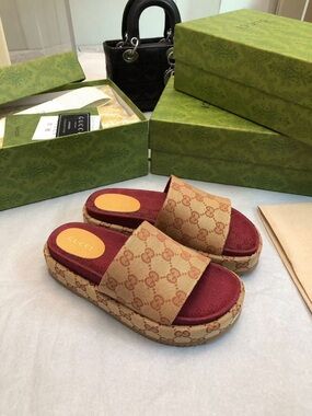 Gucci Beige GG Canvas Slide Mules with Burgundy Footbed